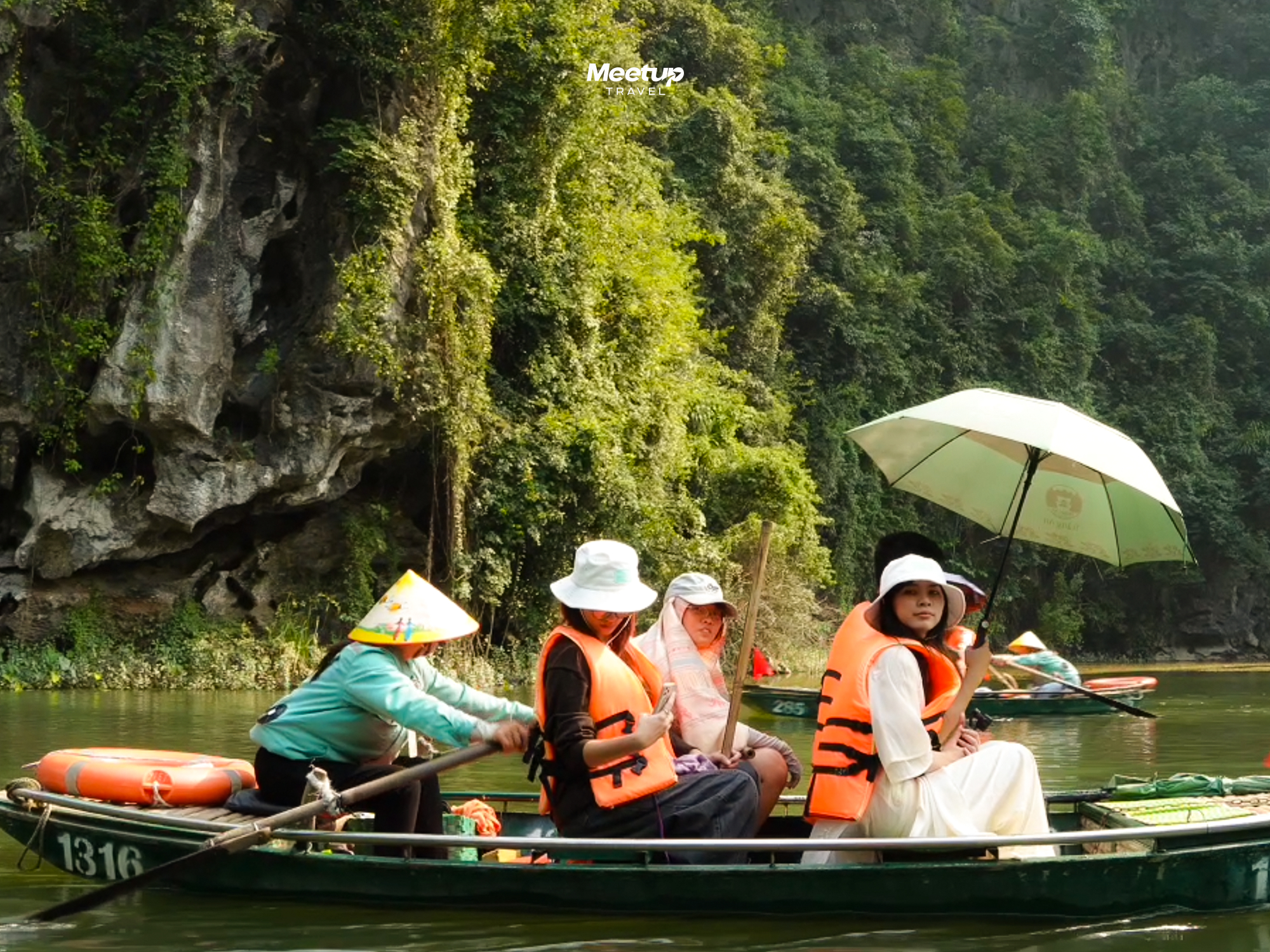 Trang An by rowboat, photo 5