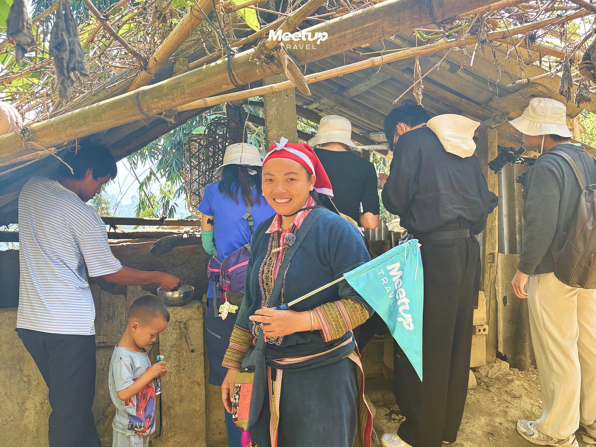 Picking medicinal herbs with a Red Dao villager in Ta Phin, photo 5