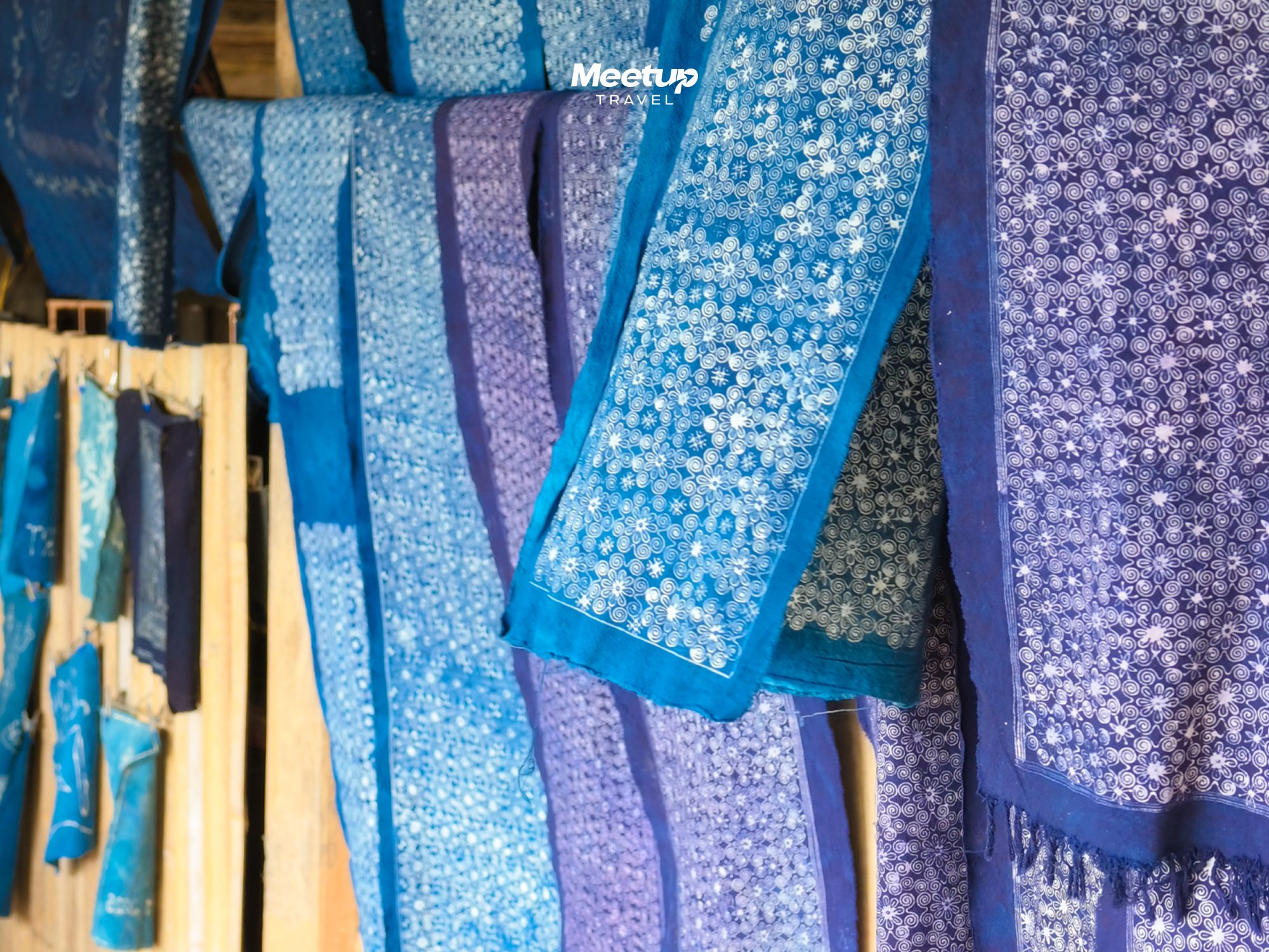 Beeswax batik and indigo dyeing with H'Mong women, photo 4