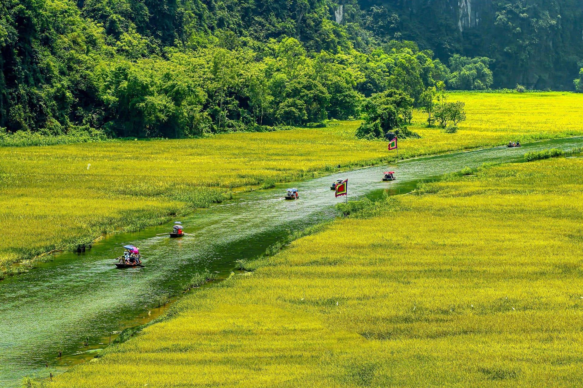 Ninh Binh Day Trip from Hanoi: What Actually Fits in a Day