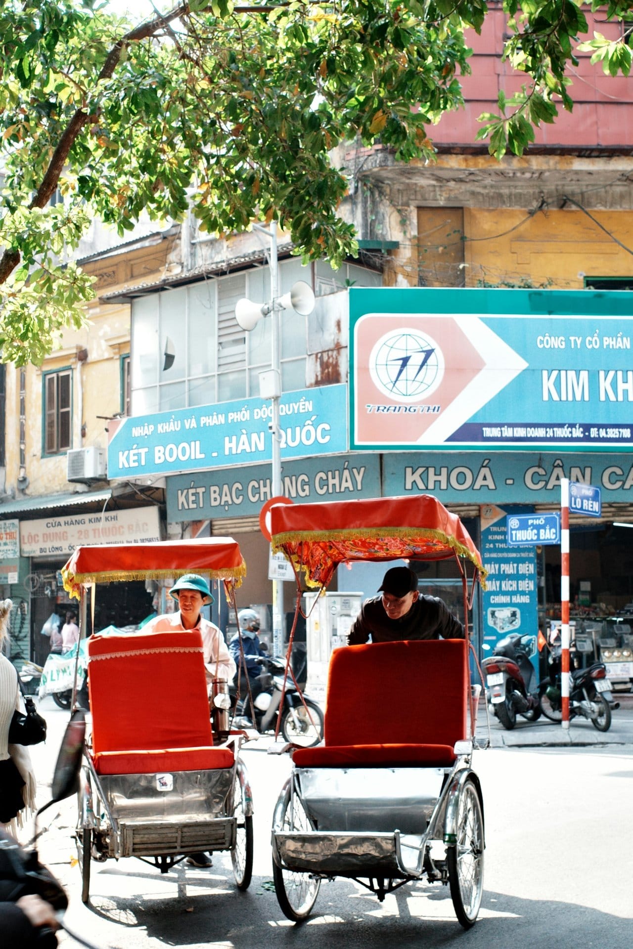 Hanoi vs Ho Chi Minh City: which city to visit first?
