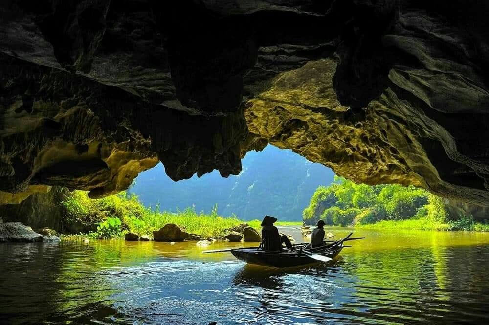 Mua Cave Ninh Binh: steps, viewpoint and visitor guide