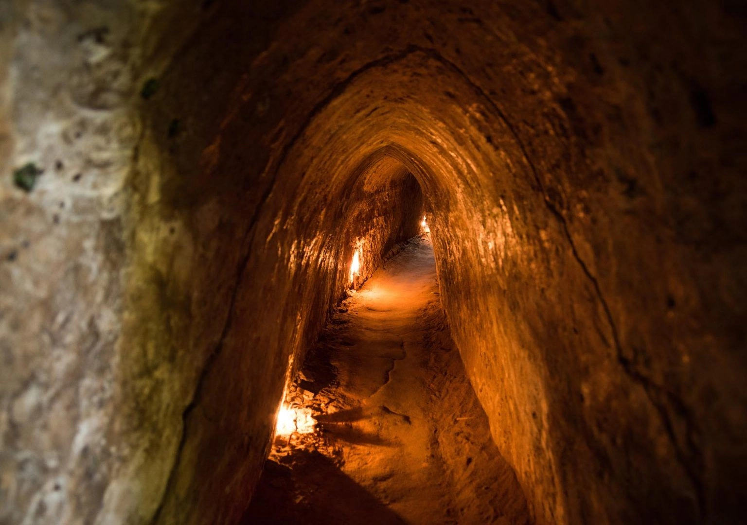 cu-chi-tunnels-vietnam-shutterstock_690459592_ad6cbab2e3