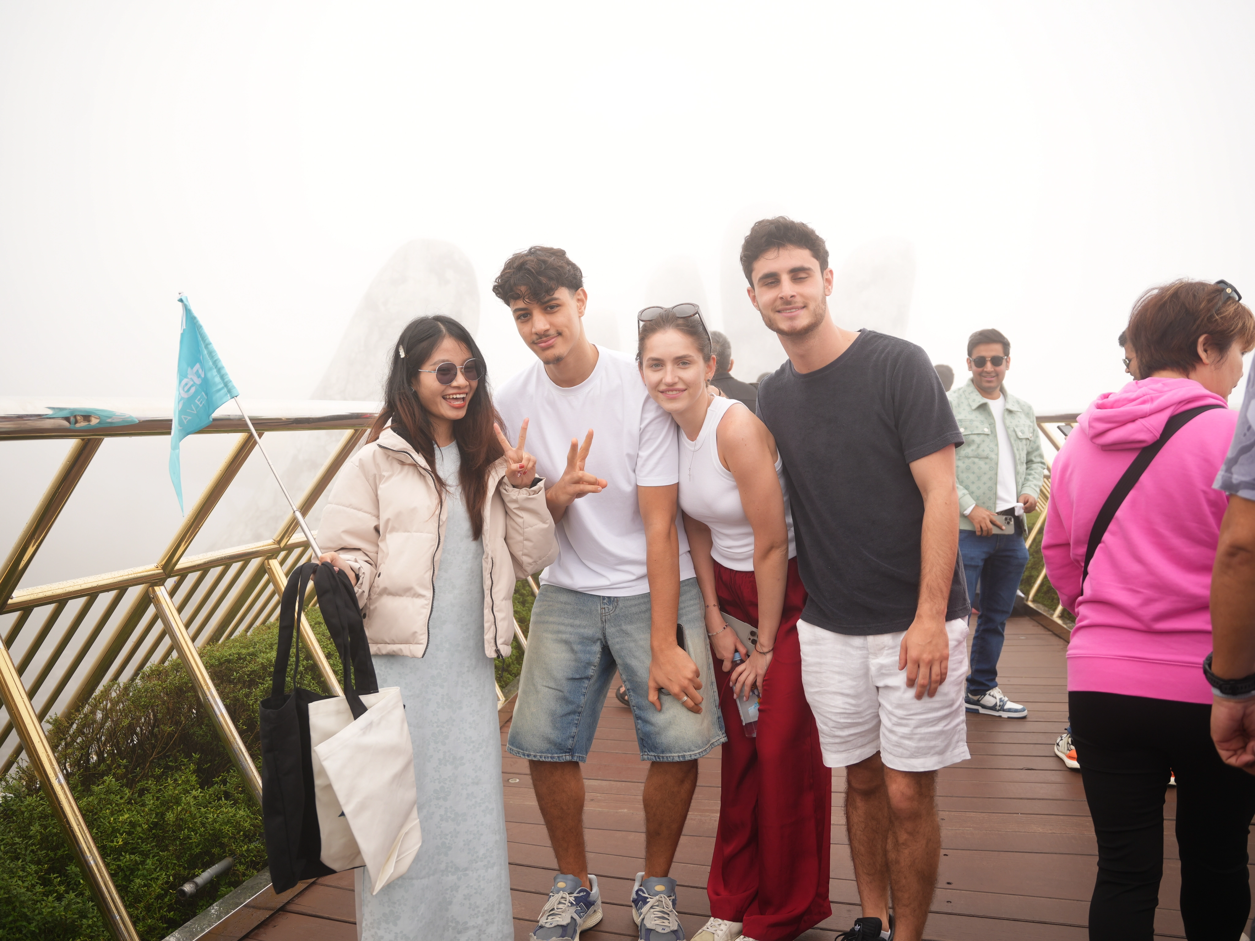 golden-bridge-ba-na-hills.JPG