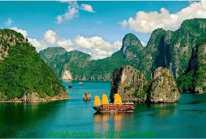 Ha Long Bay karsts